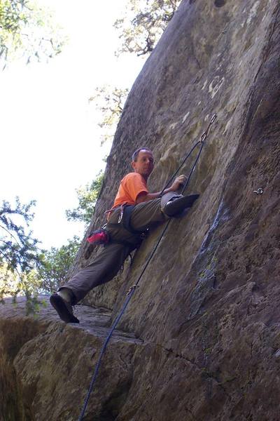 Paul ready to start the fingery traverse to the right to get below the clams