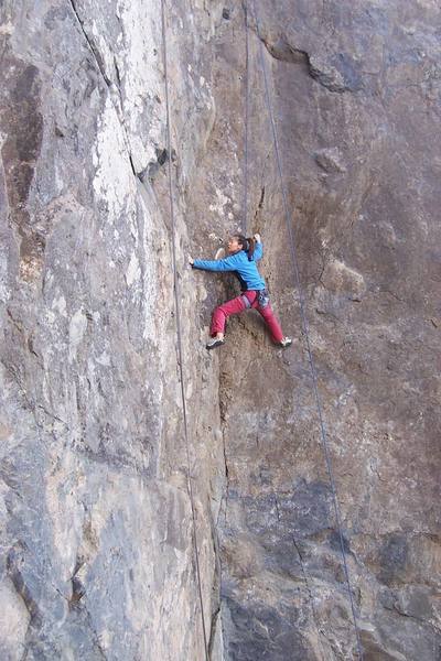 Naoko moving through the crux.  Looks like another familiar body position, huh?